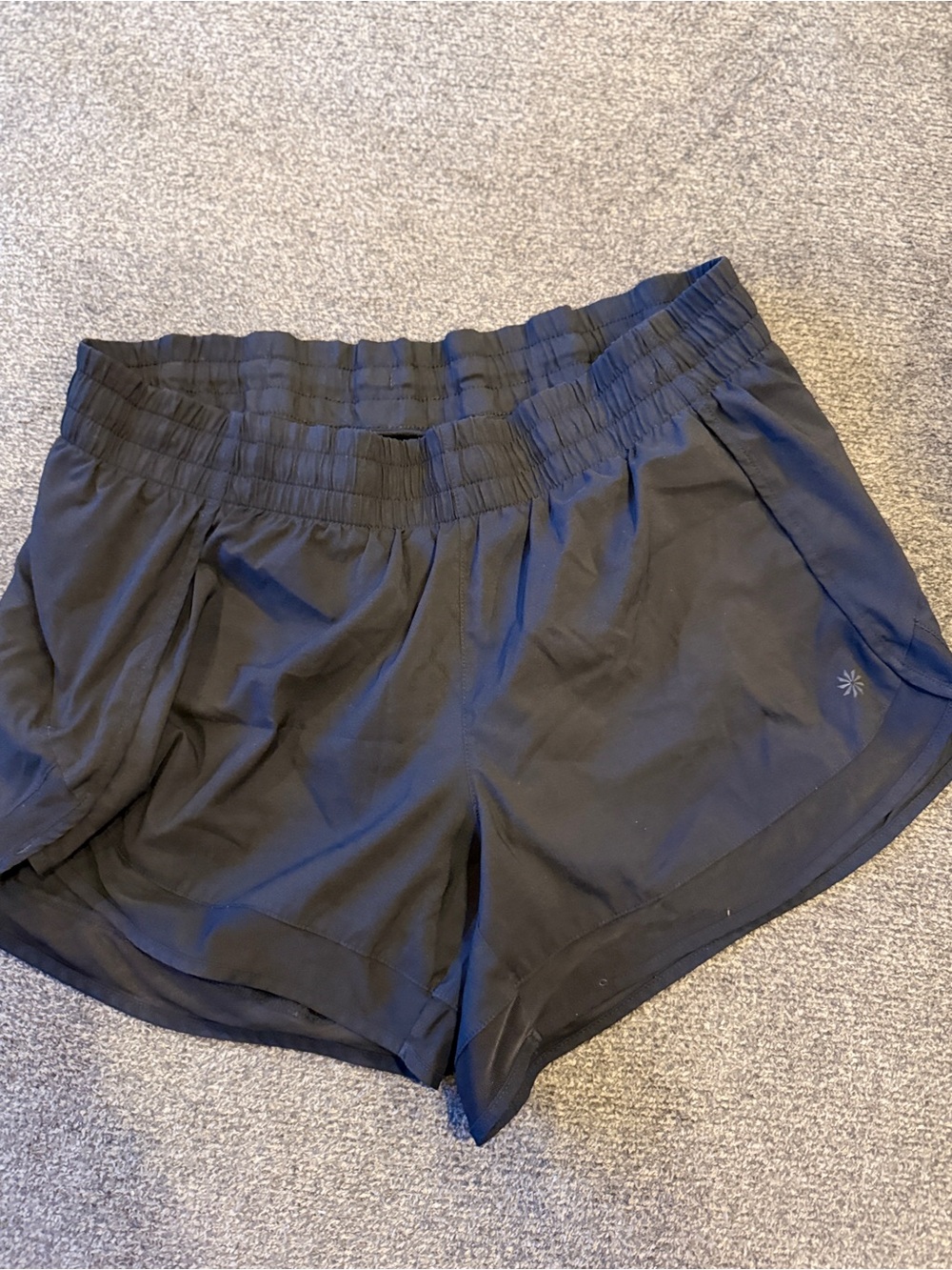 Athleta Mesh Racer Running shorts 4” women size medium Black